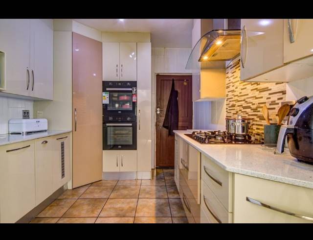 4 BEDROOM HOUSE FOR SALE IN ALLEN GROVE